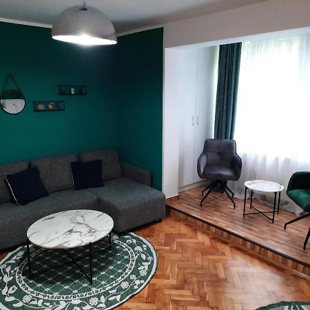 Cozy Three Rooms Apartment Cluj Napoca Bagian luar foto