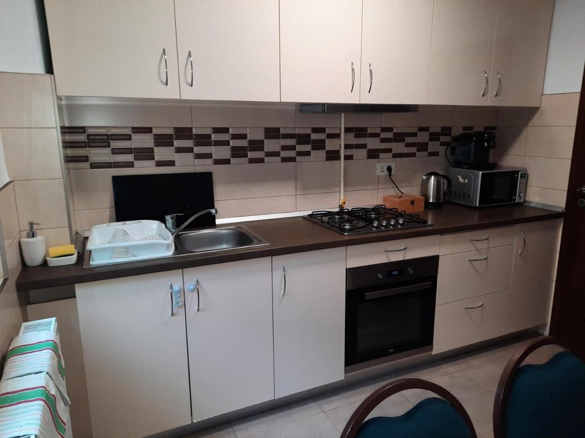 Cozy Three Rooms Apartment Cluj Napoca Bagian luar foto
