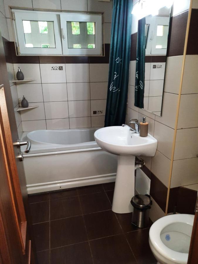 Cozy Three Rooms Apartment Cluj Napoca Bagian luar foto