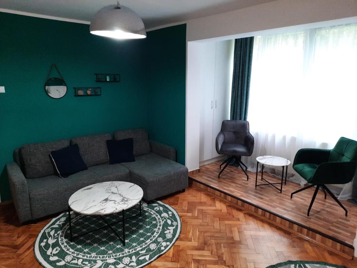 Cozy Three Rooms Apartment Cluj Napoca Bagian luar foto